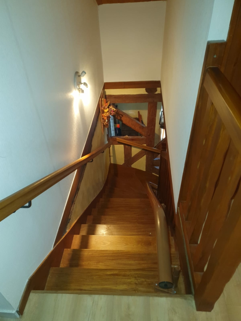 Monte-escalier courbe Freecurve à Monterfil