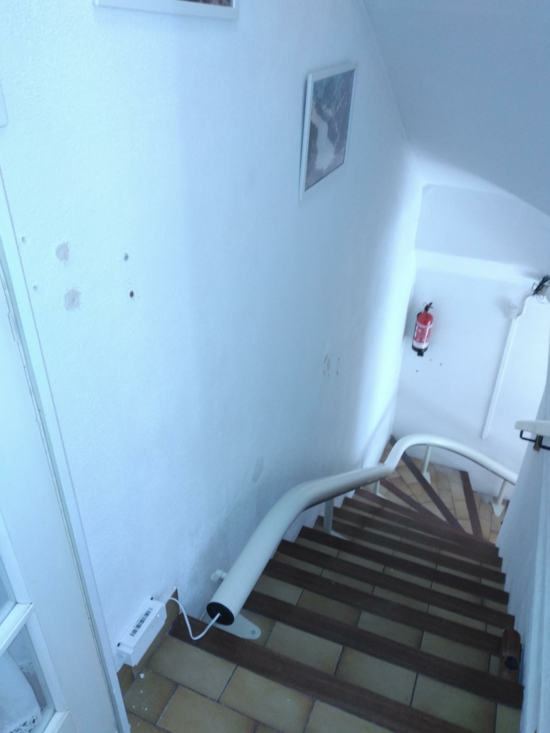 Monte-escalier courbe Freecurve à Lassay-les-Châteaux